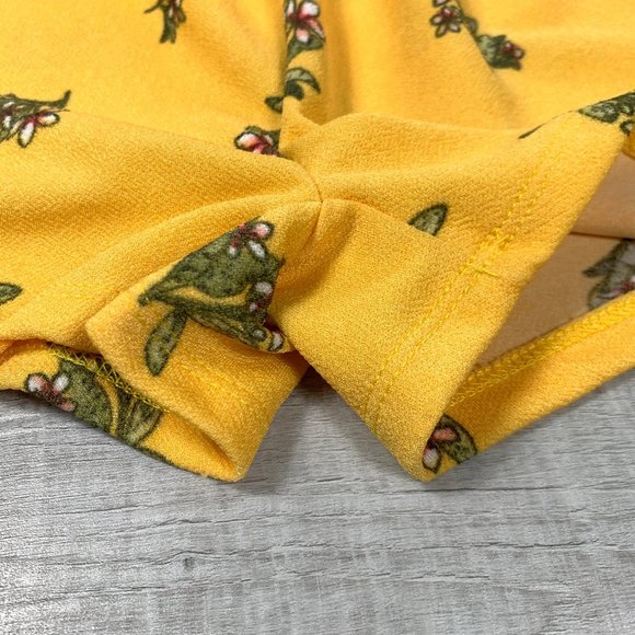 3/$25 Kendall & Kylie Off Shoulder Yellow Floral Romper Small - Picture 5 of 10